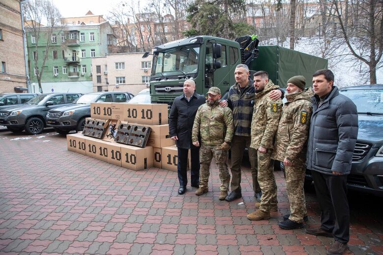 Кличко передав допомогу батальйону "Ахіллес"