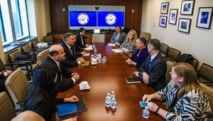 Аваков: США поддержали программу МВД по обеспечению жильем полицейских и спасателей на условиях лизинга. ФОТО