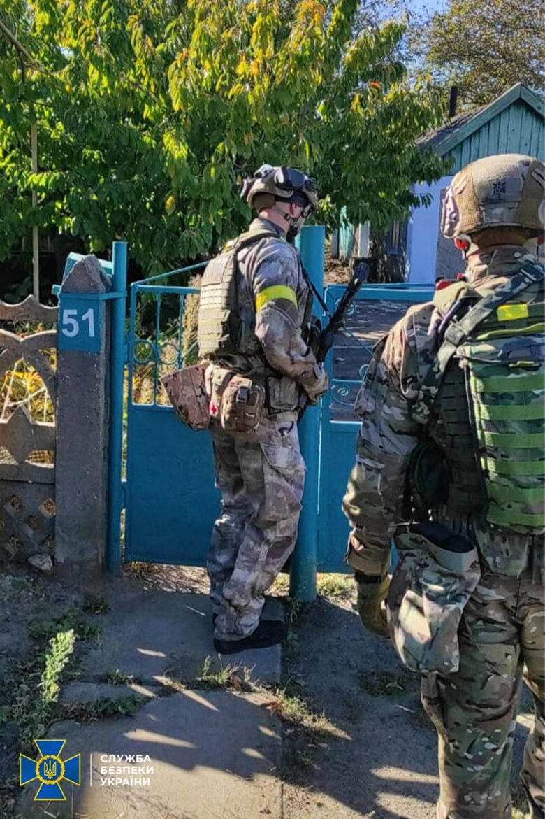 СБУ обнаружила склад российского оружия на освобожденной территории Херсонской области 03