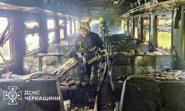 На Черкащині під час руху загорілися вагони електропотяга