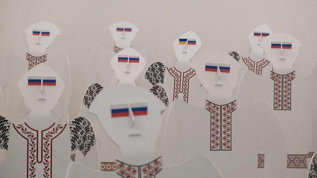 Заслуженого художника Салевича викликали в СБУ через інсталяцію Хохли 02