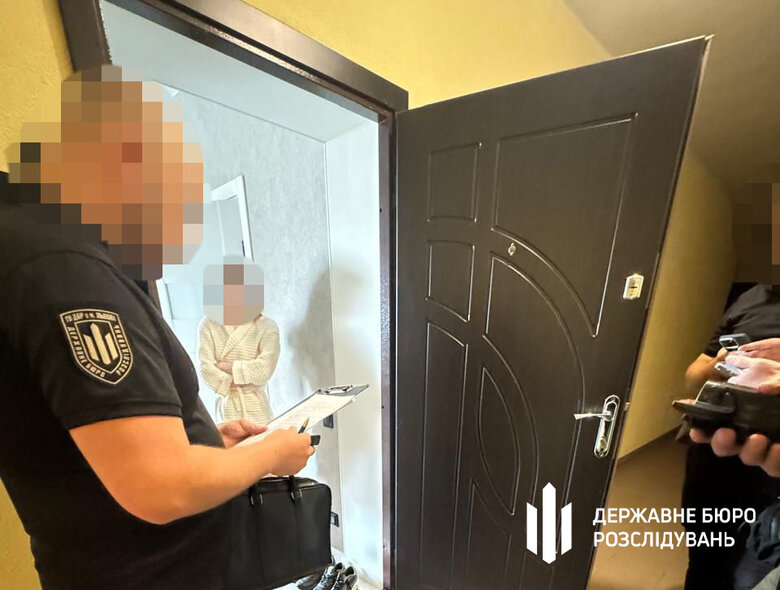Збитки на 64 мільйони: ДБР викрило корупційну схему закупівлі техніки для армії