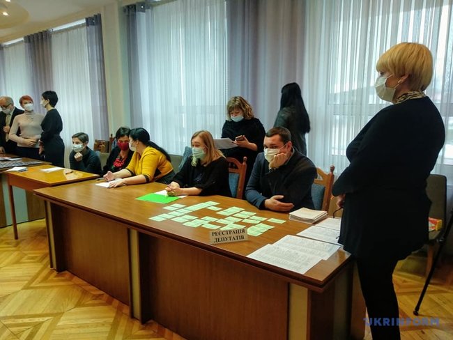 Черниговский облсовет снова не смог собраться на сессию из-за отсутствия кворума 03