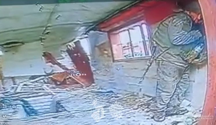 Chervona Kalyna brigade drones eliminate frightened occupier in garage in Donetsk region. VIDEO