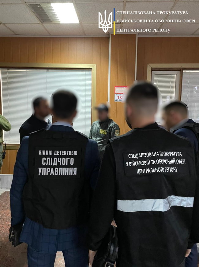 Гражданин РФ за взятку в 1,5 тыс. долларов пытался незаконно проникнуть в Украину, он задержан 01