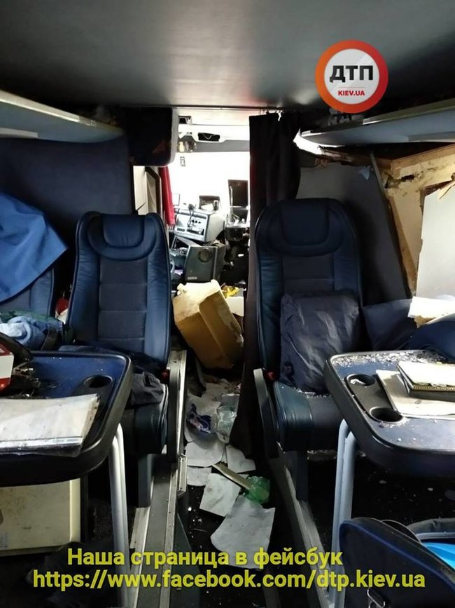 Eight Ukrainians injured in bus crash in Czech Republic 04