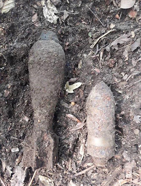 Мешканців і гостей Києва просять не гуляти на Лисій горі: знайдено багато боєприпасів 02