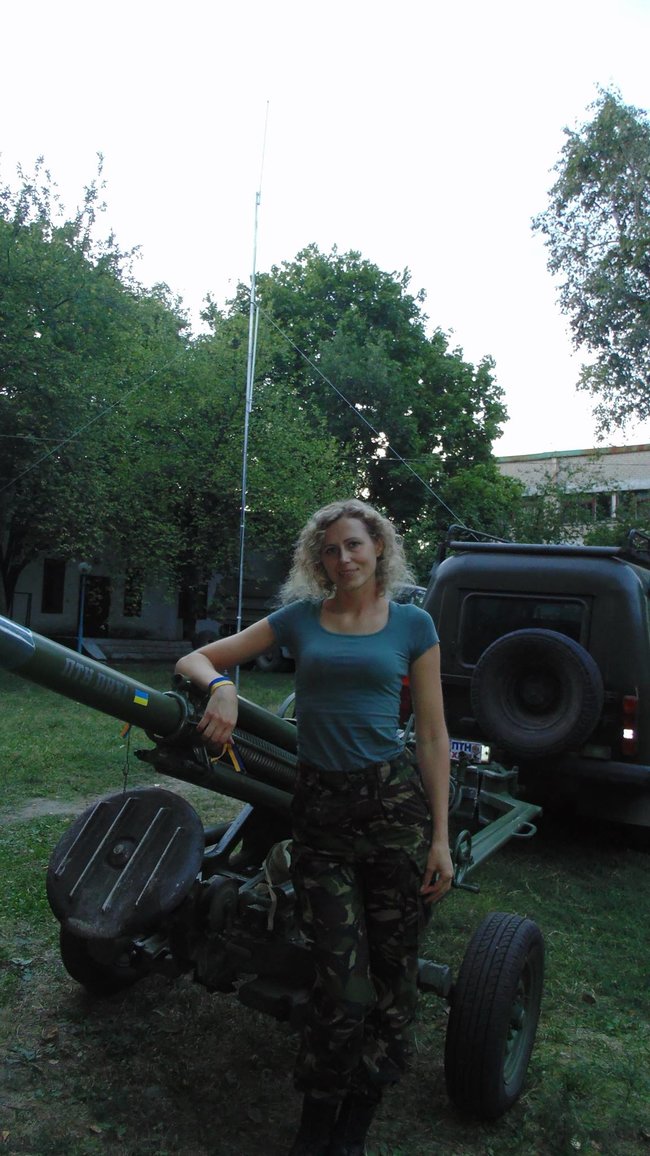 Офіцер запасу Людмила Дем’яник (Катруся Стріла): Я хотіла встигнути прикрити обличчя руками. Щоб коли мене ховатимуть, доця бачила, що це я. Щоб вона мене запам’ятала 02