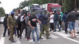 Копачі бурштину перекривали трасу Варшава - Ковель на Рівненщині, у сутичці з протестувальниками постраждали 8 поліцейських. ВІДЕО+ФОТОрепортаж