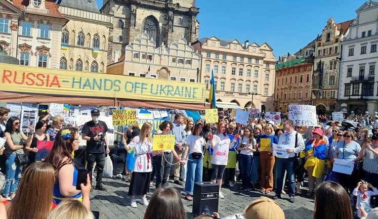 58% чехов считают, что страна приняла слишком много украинских беженцев, - опрос