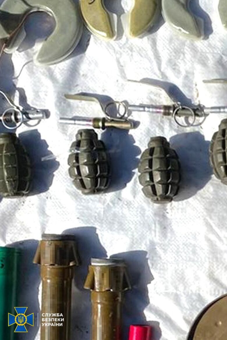 Затримано чоловіків, які торгували трофейною зброєю