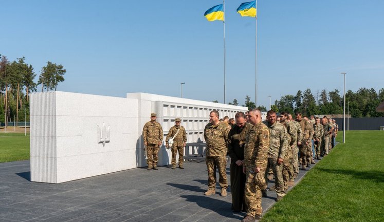 Первое захоронение опознанного Защитника Виктора Климчука состоялось на Национальном военном мемориальном кладбище. ФОТОрепортаж