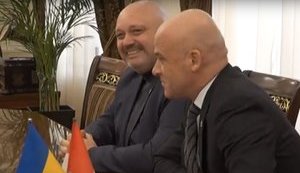 "Мені неприємно, це некоректно", - мер Одеси Труханов не відповів на запитання про нерухомість і мільйони матері. ВIДЕО
