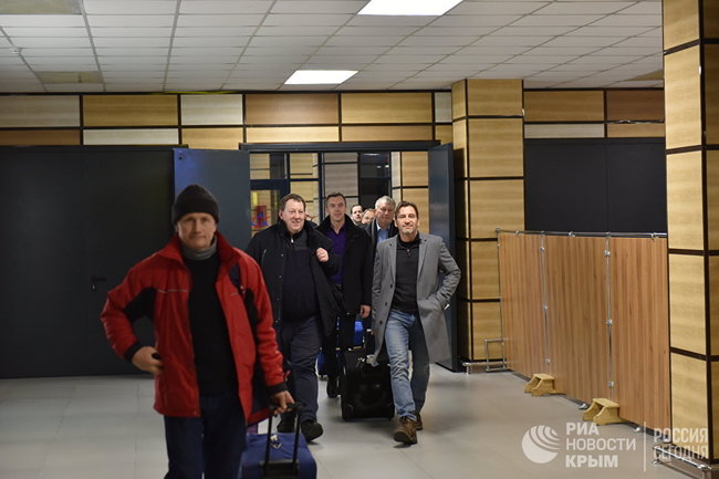 Делегация немецких депутатов прибыла в оккупированный Крым 01