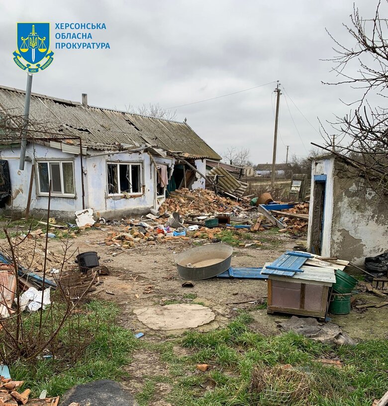 Тела трех гражданских, погибших от российских обстрелов, нашли на Херсонщине 03