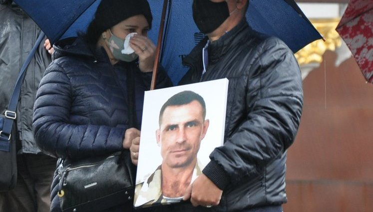 С совершившим самосожжение ветераном Микитенко попрощались на Майдане. ФОТОрепортаж