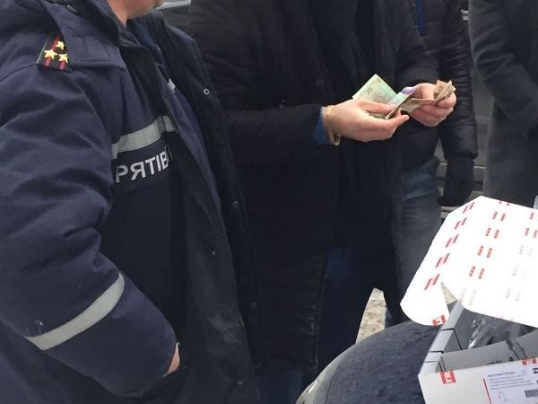 деньги взятка задержание
