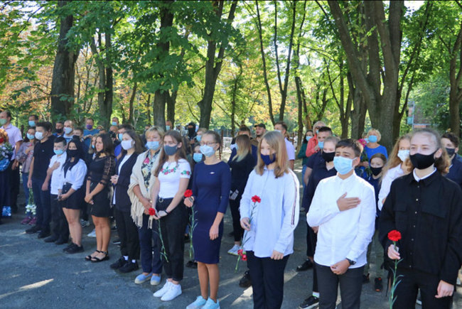 Меморіальну дошку загиблому на Донбасі воїну 24-ї ОМБр Вячеславу Куцмаю відкрили на подвірї школи №46 у Києві 03