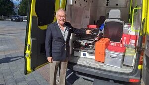 Австралийский бизнесмен Тревизан передал Силам специальных операций скорую для эвакуации раненых. ФОТО