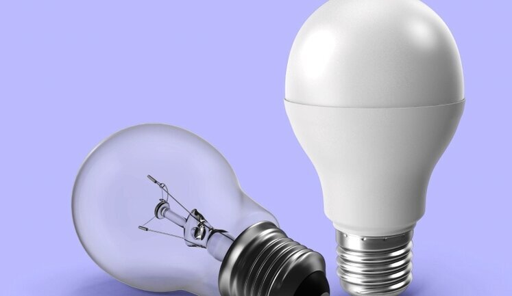 Пенсіонери зможуть отримати на "Укрпошті" п’ять енергозберігаючих ламп