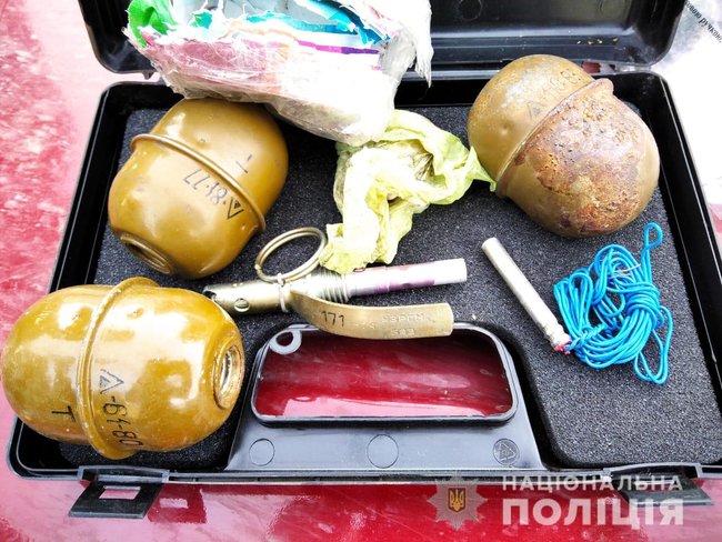 У жителя Дніпропетровщини знайшли наркотики і гранати 02