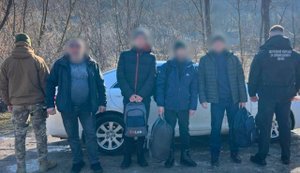 На Вінниччині прикордонники зупинили таксі до держрубежу. ФОТО