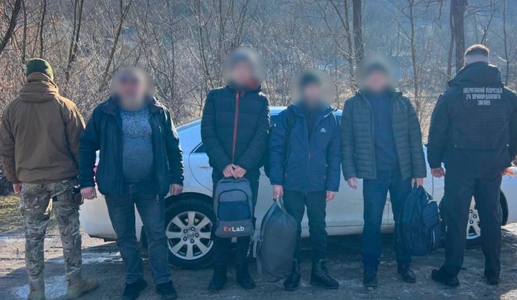 На Вінниччині прикордонники зупинили таксі до держрубежу. ФОТО