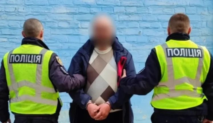 Тримали в рабстві, катували й ґвалтували 20-річного юнака: затримано трьох підозрюваних, - поліція