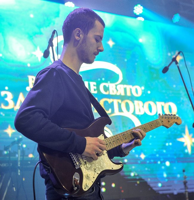 На Софійській площі Києва святкують Різдво Христове 12