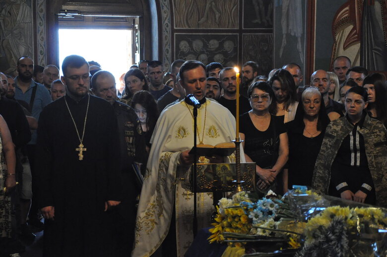 З телеведучим та військовим Карімом Гуламовим, який загинув у бою з російськими окупантами, попрощались у Києві 40