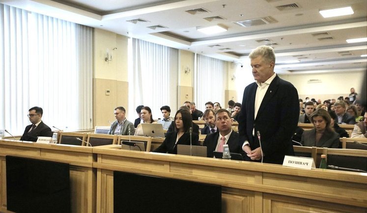 Представительница Зеленского не пришла в ВС, где рассматривают иск об отмене санкций против Порошенко