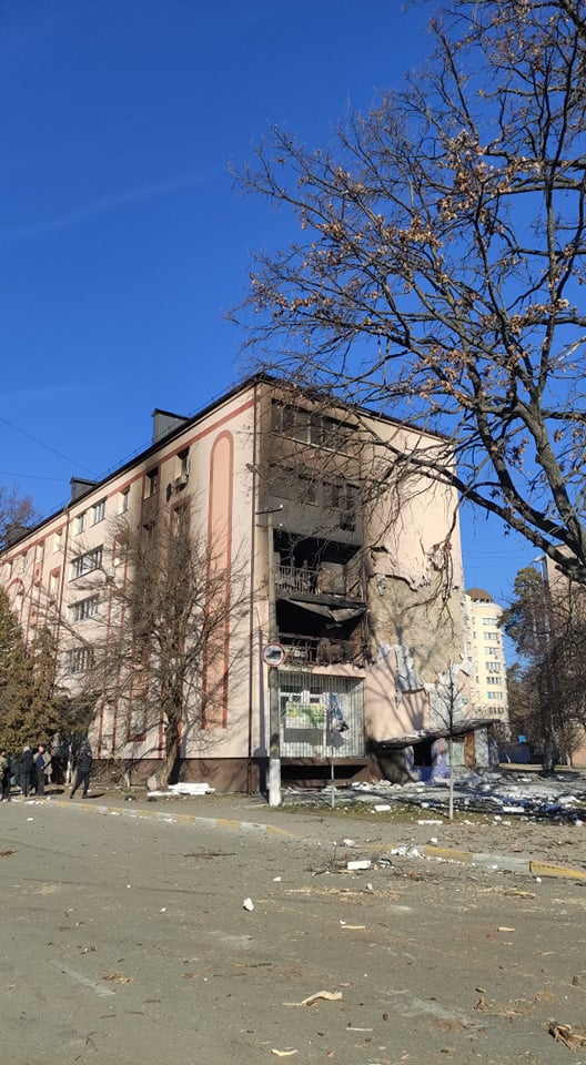 Буча встояла ціною великих руйнувань: загинув воїн, спалені ворожі колони, руїни 06