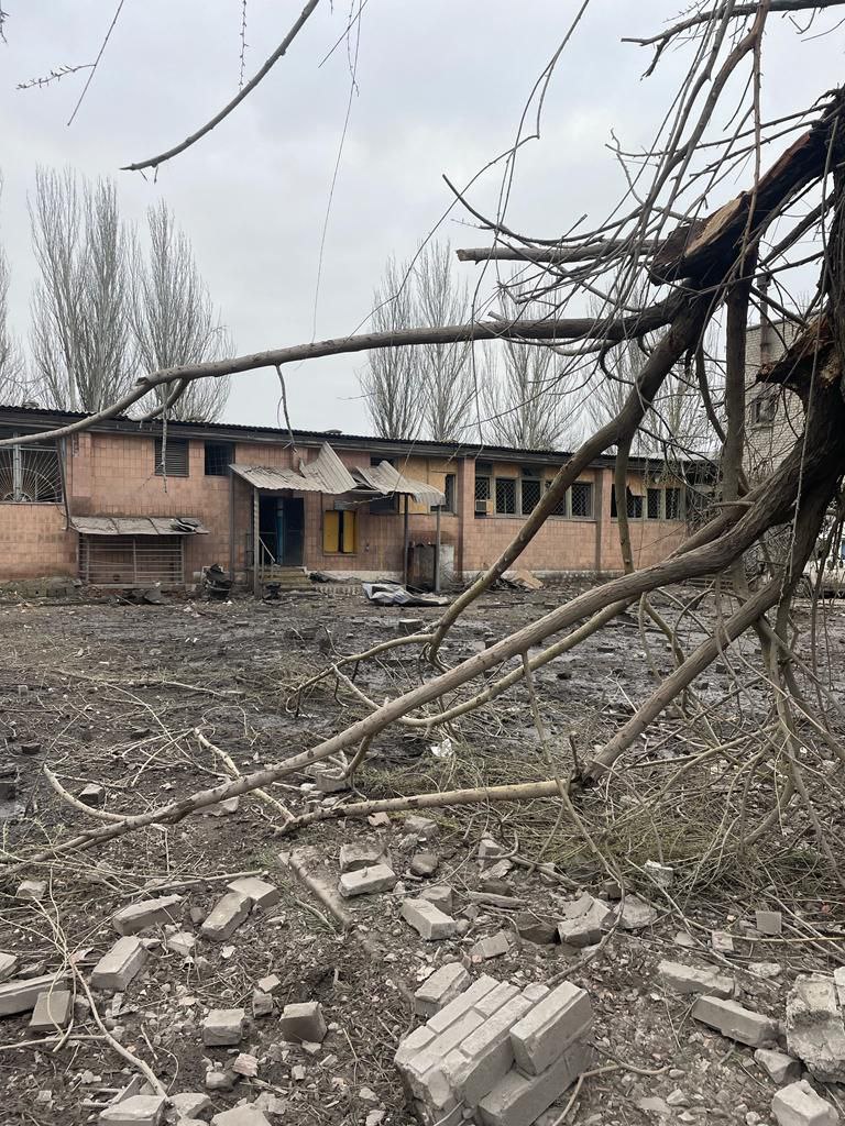 Ночью оккупанты обстреляли Курахово кассетными боеприпасами и ракетами, под обстрелами также находились Торецк, Угледар и Бахмут, - ОВА 10