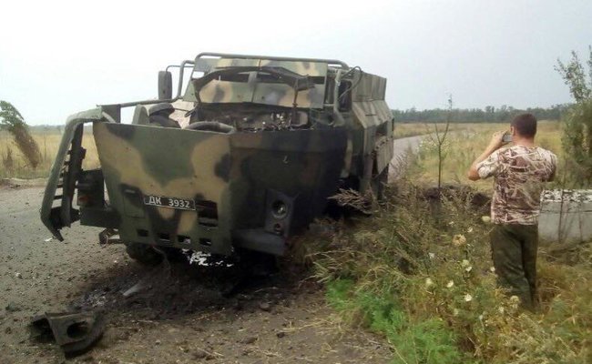 Украинские военные на Донбассе уничтожили боевую машину российских наемников, - Мысягин 01