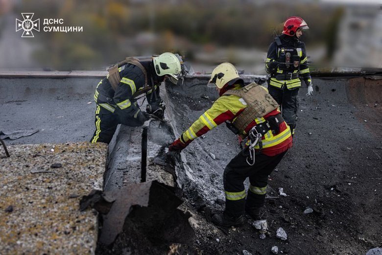 Удар по багатоповерхівці в Сумах
