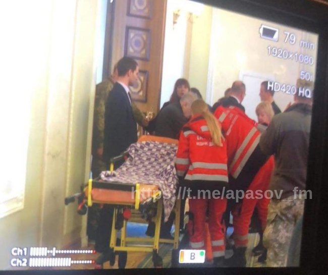 Нардепа Шухевича швидка забрала з Ради в лікарню 02