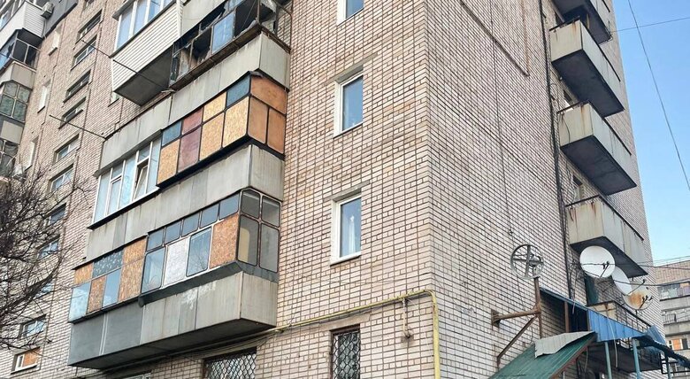 Пошкоджений російським обстрілом будинок