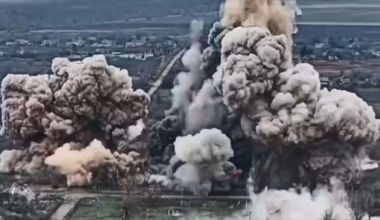 [DRAFT] Российская пехота уничтожена дистанционным подрывом в Новоподгородном в Днепропетровской области. ВИДЕО