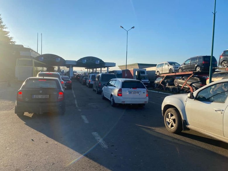 За сутки западную границу Украины пересекает около 120 тысяч человек, - Госпогранслужба 02