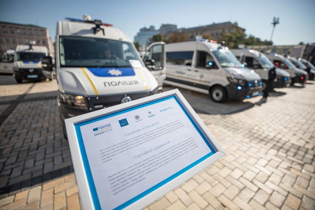 Евросоюз предоставил украинским полицейским автомобили и оборудование на 3,4 млн евро 02