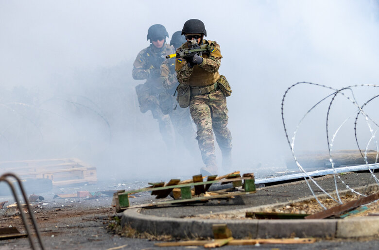 Since 2022, UK has trained 33,000 Ukrainian soldiers 03