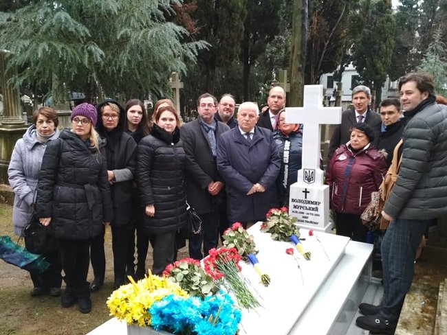 Кубив, Климкин и Нищук посетили в Стамбуле могилу представителя правительства УНР в эмиграции Мурского 03