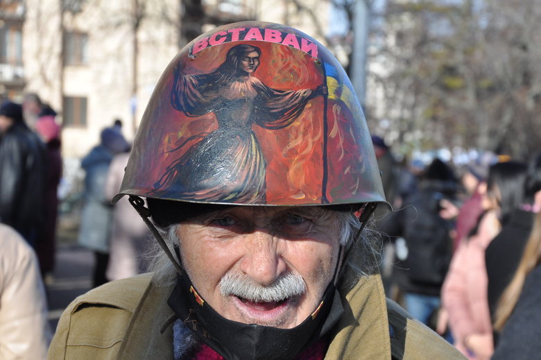 Память Героїв Небесної Сотні вшанували у Києві 03