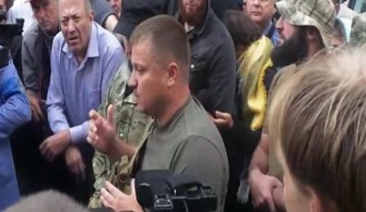 До конца недели замгенпрокурора Енин должен быть уволен из-за экстрадиции в РФ Тумгоева, - комбат Червень озвучил требования митингующих под ГПУ. ВИДЕО