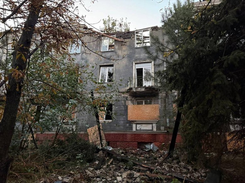 Russians strike hotel in Kramatorsk with shahids