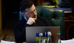 Зеленський обговорив із Макроном, Стармером і Мерцом "мирний план" США: Працюємо над документом