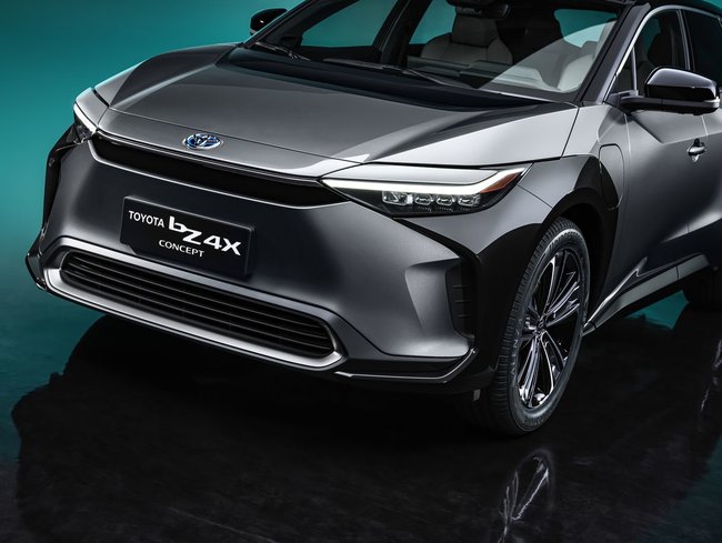 Toyota к 2025 году представит 15 электромобилей 01