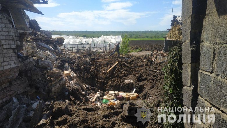 Пряме попадання в будинок та осколкові поранення. За добу росіяни вбили 4 мирних жителів Донеччини 03