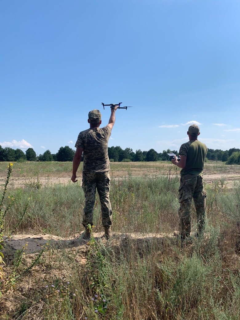 Волонтеры Razom for Ukraine в течение 5 месяцев собрали около $60 млн для ВСУ 03 Волонтеры Razom for Ukraine в течение 5 месяцев собрали около $60 млн для ВСУ 03