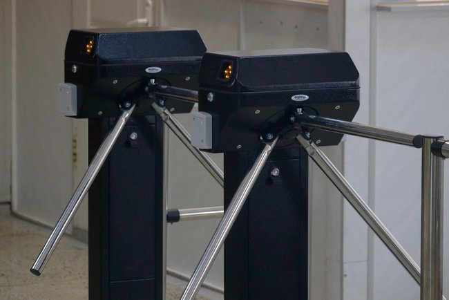 У Дніпрі проводять реновацію будівель закладів освіти та впроваджують програму Безпечна школа 06 У Дніпрі проводять реновацію будівель закладів освіти та впроваджують програму Безпечна школа 06